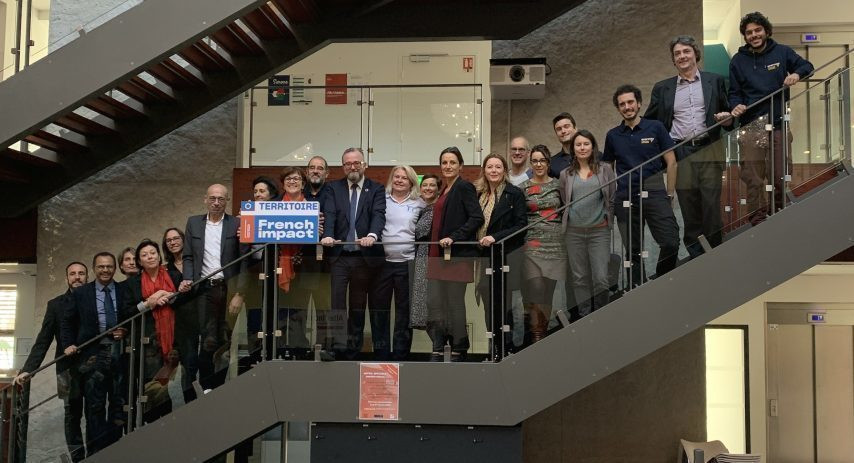 Christophe Itier (au centre) reçu au pôle Réalis pour la remise du label Territoire French Impact aux acteurs locaux de l’ESS (©G.Martin/Métropolitain)